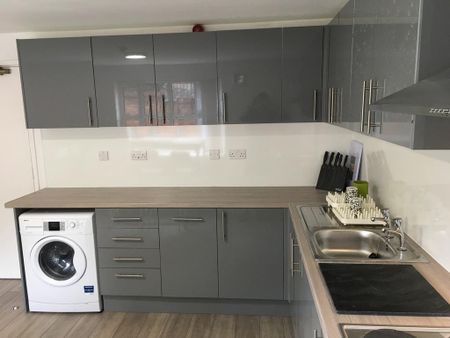 4 bedroom house share to rent - Photo 3