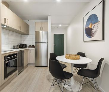 Carpark Included & One Week Rent Free - Photo 6