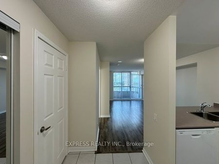 For Lease - 8 Hillcrest Avenue Unit# 905, Toronto, Ontario - Photo 3