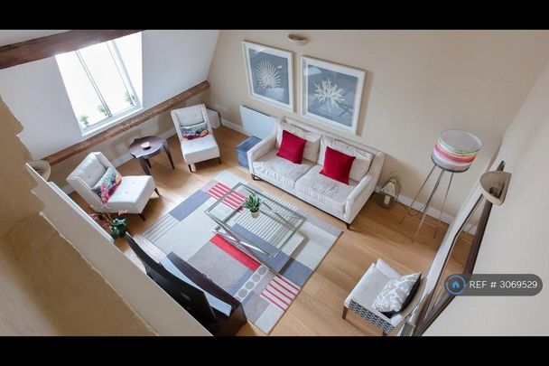 2 bedroom flat to rent - Photo 1