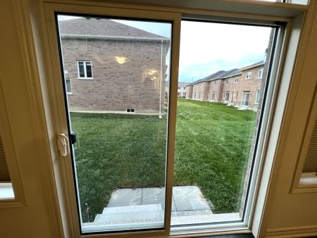 For Lease - 38 Donald Stewart Road, Brampton, Ontario - Photo 4