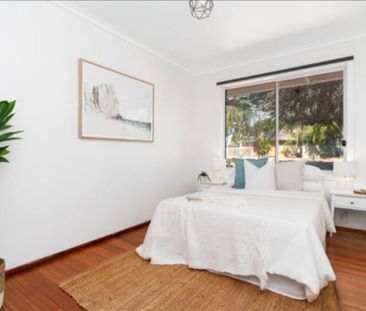 Frankston North - Photo 2