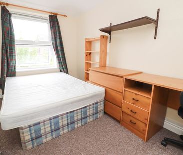 4 bedroom terraced house to rent - Photo 3