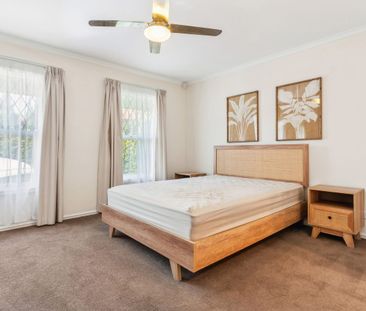Well designed bluestone fronted 3 bedroom family home. FULLY FURNIS... - Photo 5