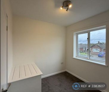 3 bedroom semi-detached house to rent - Photo 6