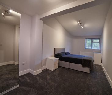 1 bedroom Flat To Let - Photo 3