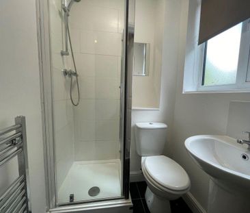 3 bedroom apartment to rent - Photo 3