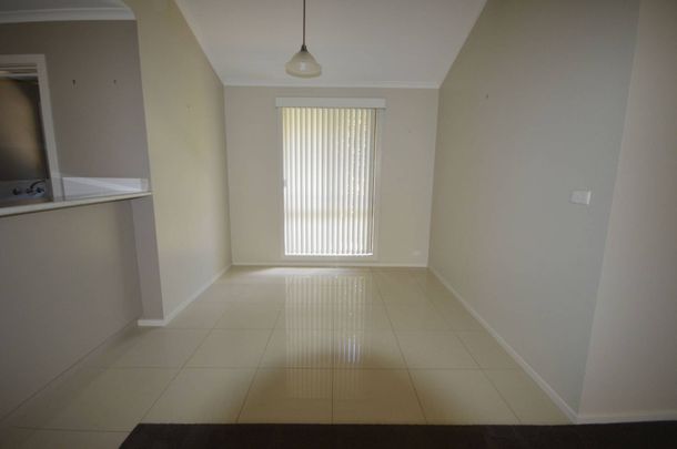 Gorgeous 2 Bedder in Court location!!!! - Photo 1