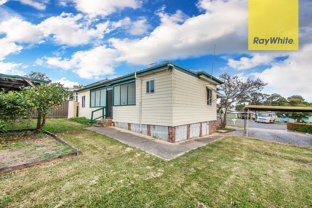 WARM AND COZY HOME OFFERED! READY TO MOVE IN! - Photo 1