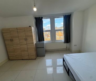 Room in a Shared Flat, London, N17 - Photo 5