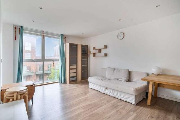 Elmond Mansions, Acton, W3 - Photo 1