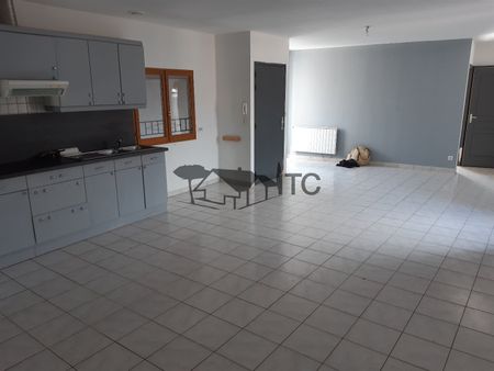 Location Appartement 5 pièces 114m² LES VANS 07140 - Photo 5