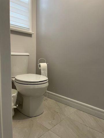 For Lease - 293 Dunforest Avenue, Toronto, Ontario - Photo 5