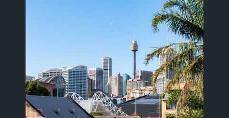 Stunning Ultra Contemporary Living - Photo 4