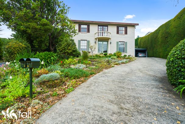 Peace and Tranquility in a unique and charming townhouse - Photo 1