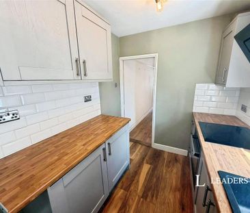 2 bedroom terraced house to rent - Photo 4