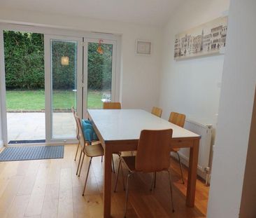 4 bedroom detached house to rent - Photo 3