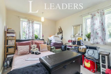 1 bedroom apartment to rent Marlfield Court, South Lane, KT3 - Photo 4