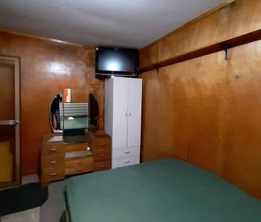 Self-contained sleepout plus garage Papatoetoe - Photo 5