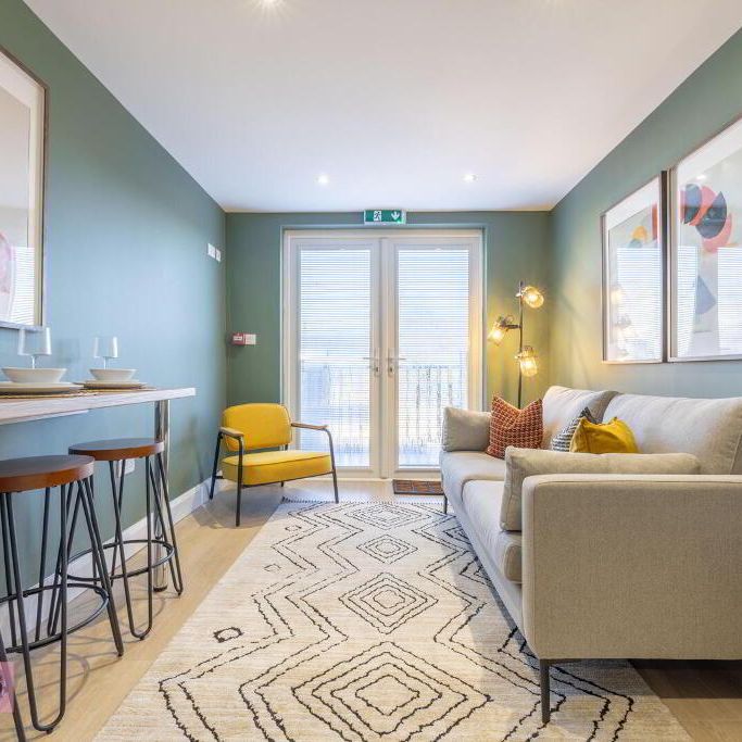 Room 3, 90 Hill Street, Lurgan, BT66 6BQ - Photo 1