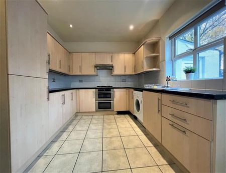 2 Bedroom Terraced To Let - Photo 3