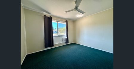 SPACIOUS 3 BEDROOM HOME WITH SHED IN PRIME LOCATION – WALK TO EVERYTHING! - Photo 5