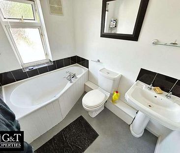 Throne Crescent, Rowley Regis, B65 - Photo 4