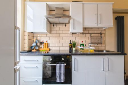 3 bedroom terraced house to rent - Photo 2