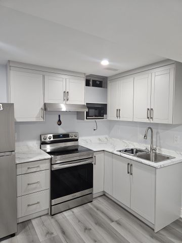 For Lease - 131 Lloyd Sanderson Drive, Brampton, Ontario - Photo 2
