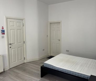 Room in a Shared House, Northbrook Road, IG1 - Photo 4