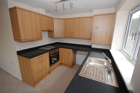 2 bedroom flat to rent - Photo 4