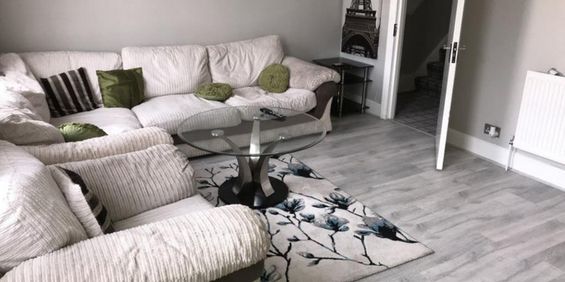 1 bedroom in a flat share to rent - Photo 3