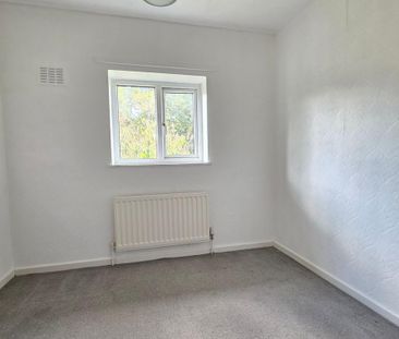 3 bedroom end of terrace house to rent - Photo 3
