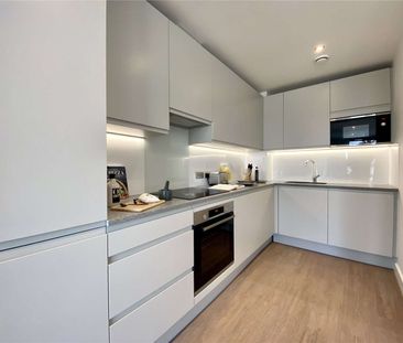 Rent at Thames Quarter - in the heart of Reading's town centre. Ben... - Photo 1
