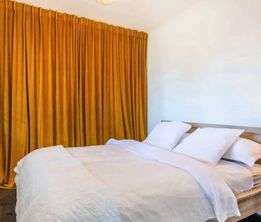 Fully Renovated - As Seen in House & Garden - Photo 4