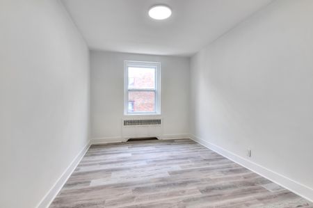 4855 Queen Mary Road - Spacious 3-Bedroom Apartment - Photo 2