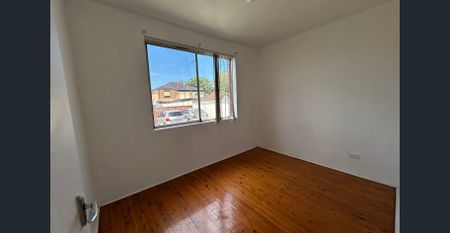 Suburban Hideaway – Convenience Meets Comfort - Photo 2