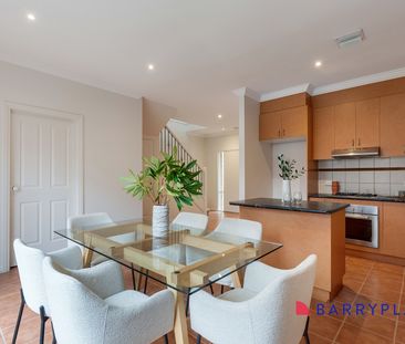 THREE-BEDROOM TOWNHOUSE! - Photo 6