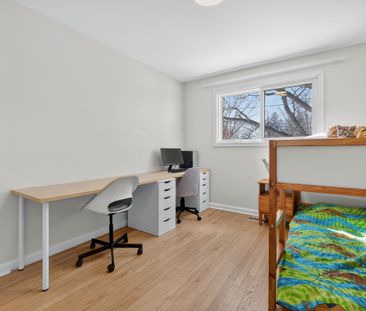 For Lease - 2443 Sudbury Avenue Unit# A, Parkway Park - Queensway T... - Photo 6