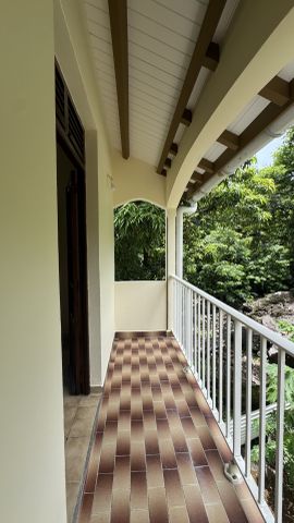 Location Maison 5 pièces 150m² POINTE NOIRE 97116 - Photo 3