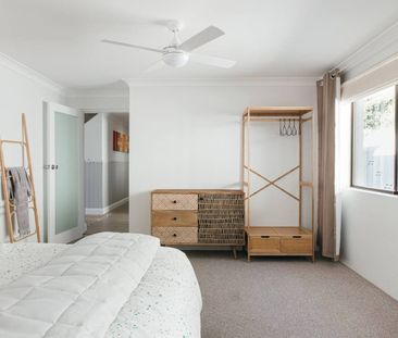 Coastal Retreat with Sweeping Ocean Views - Photo 2