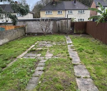 3 bedroom end of terrace house to rent - Photo 3