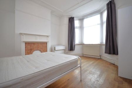 4 bedroom terraced house to rent - Photo 3