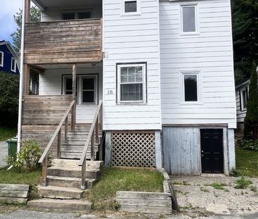16 Cottage Road Upper Unit – CHARMING ARMDALE 2 BR 1 BATH UNIT AVAI... - Photo 2