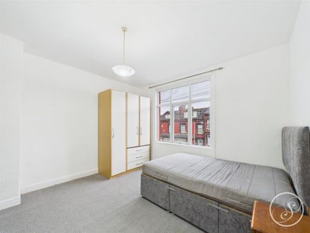 3 bedroom terraced house to rent - Photo 4