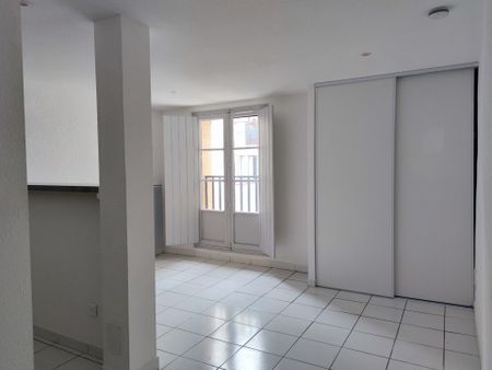 Location Appartement 1 pièce 20m² NARBONNE 11100 - Photo 2