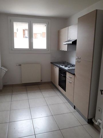 Location Appartement 3 pièces 56m² - Photo 3