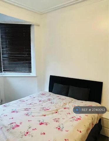 1 bedroom in a house share to rent - Photo 3