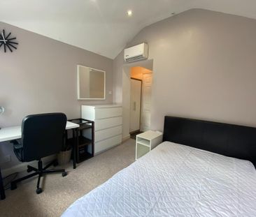 3 bedroom semi-detached house to rent - Photo 3