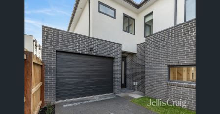 Contemporary Brand New 3-Bedroom Townhouse - Photo 3